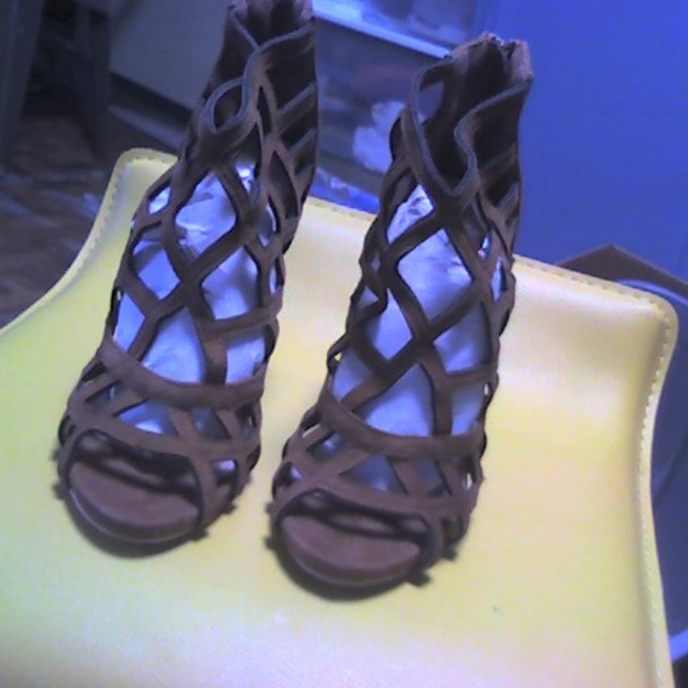 HEELS